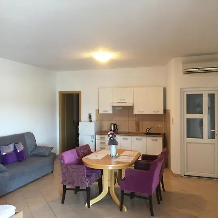 Studio Trogir Helena Kwatera prywatna