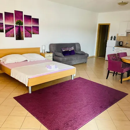 Kwatera prywatna Studio Trogir Helena Plano